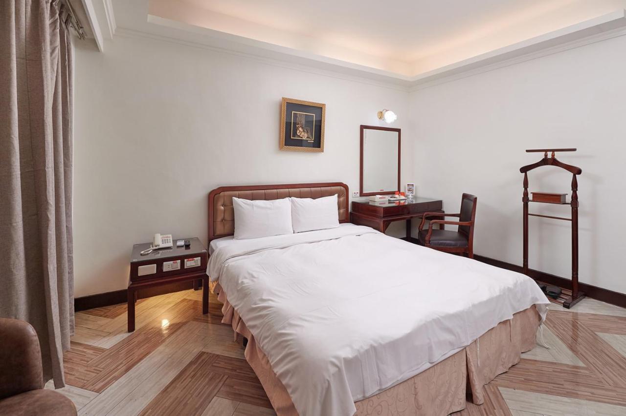 Peach Hotel Sin-ču Exteriér fotografie