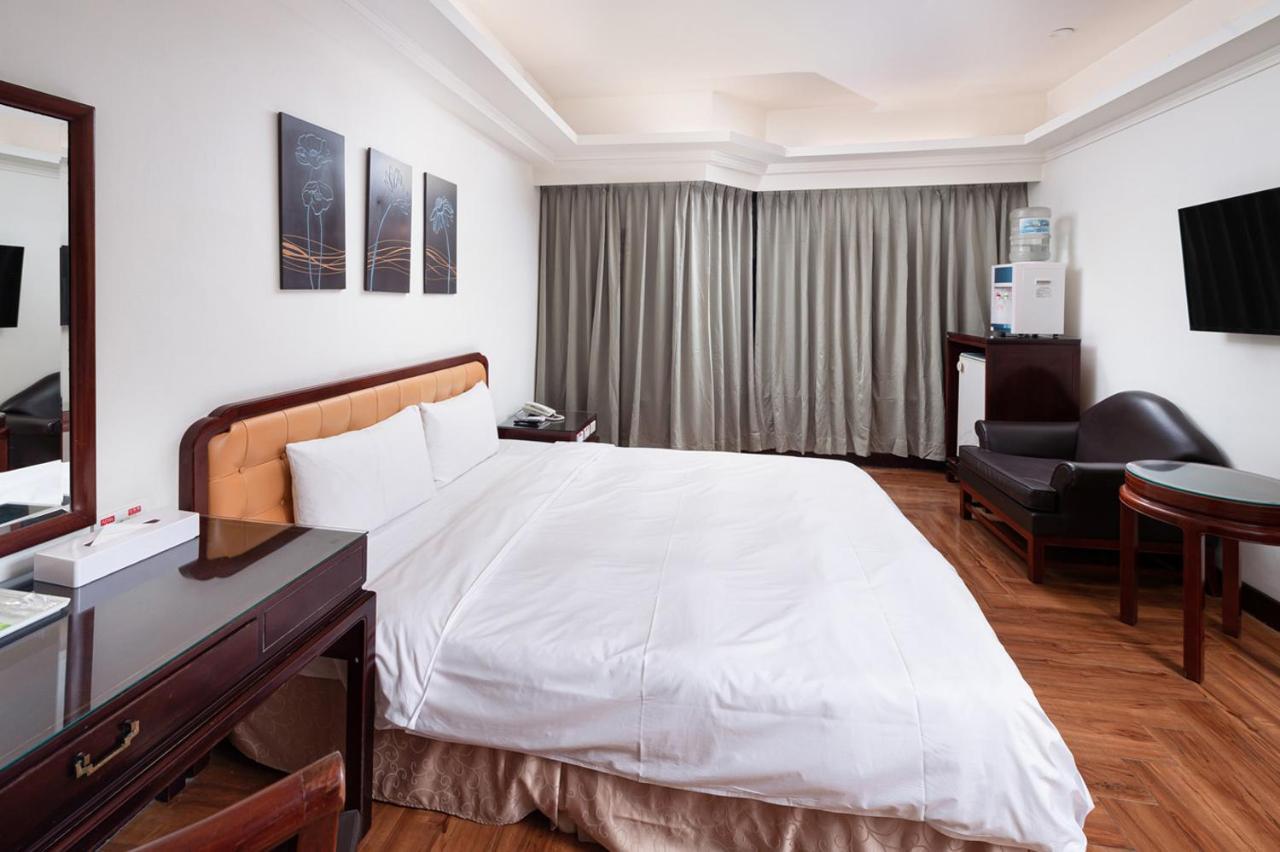 Peach Hotel Sin-ču Exteriér fotografie