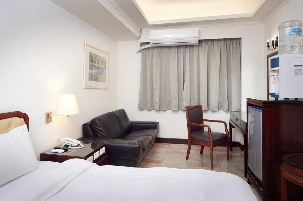 Peach Hotel Sin-ču Exteriér fotografie