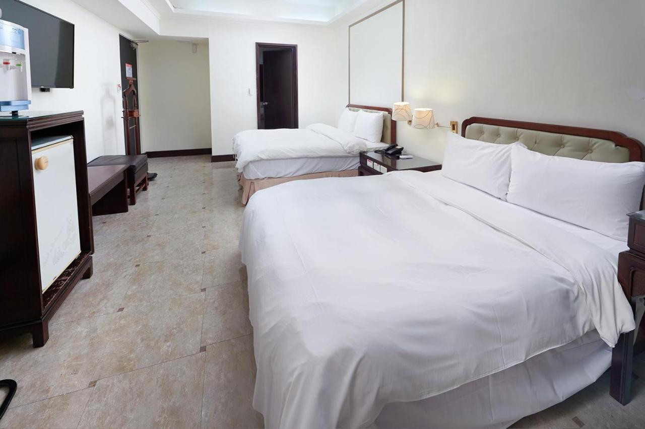 Peach Hotel Sin-ču Exteriér fotografie