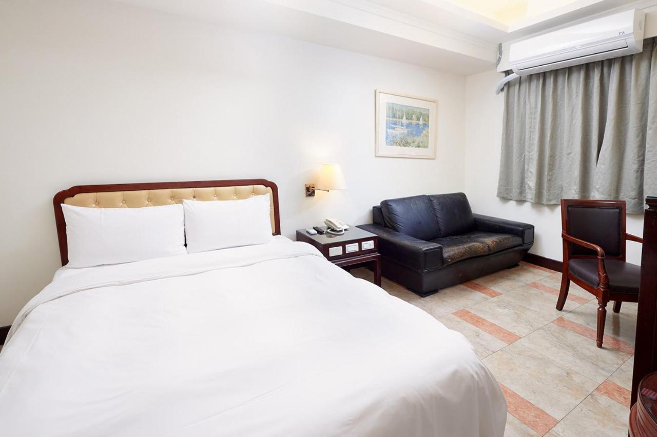 Peach Hotel Sin-ču Exteriér fotografie