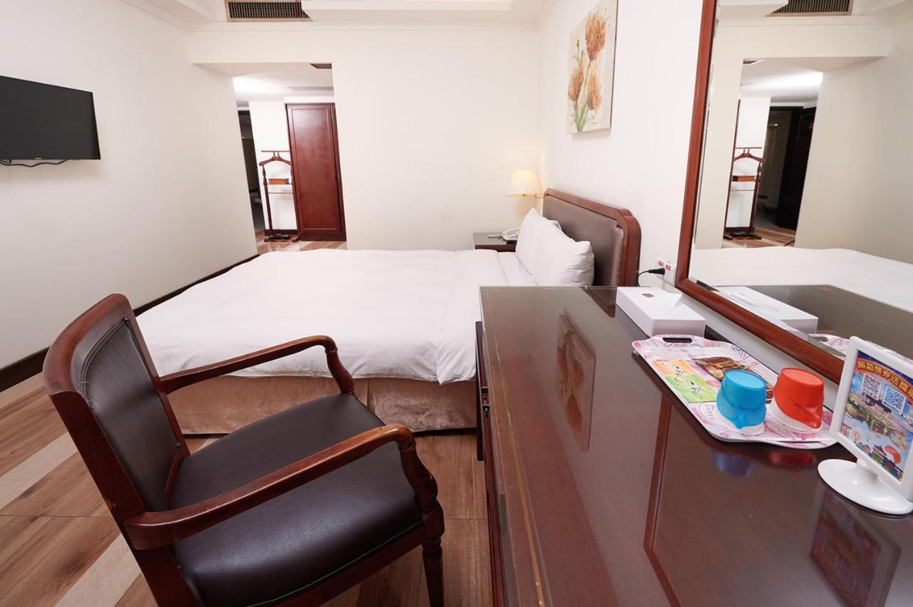 Peach Hotel Sin-ču Exteriér fotografie